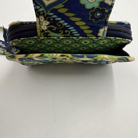 Vera Bradley Wristlet Wallet Womens One Size Blue Floral Quilted Cotton ID Zip - Picture 4 of 12